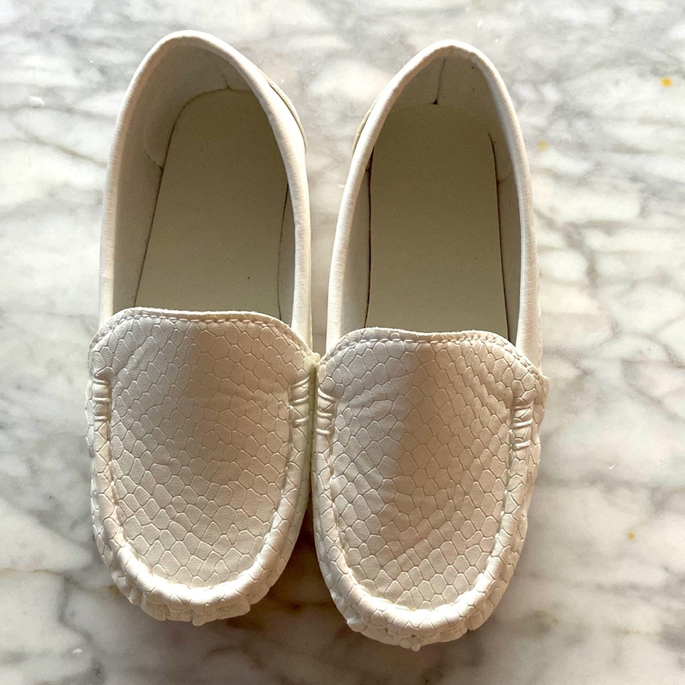 NWOT White leather shoes kids boys